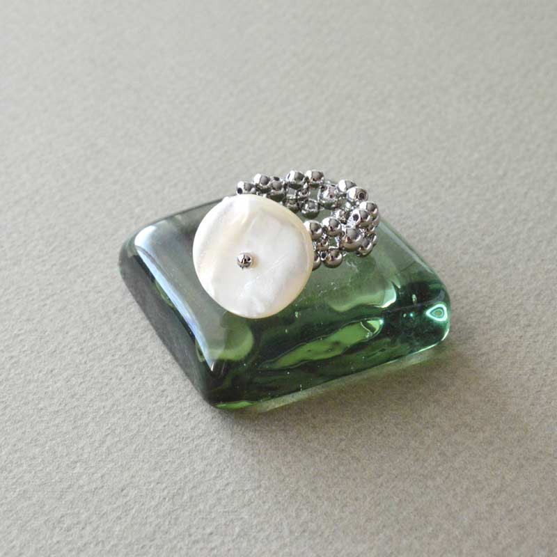 トロカビーズのムーンリング