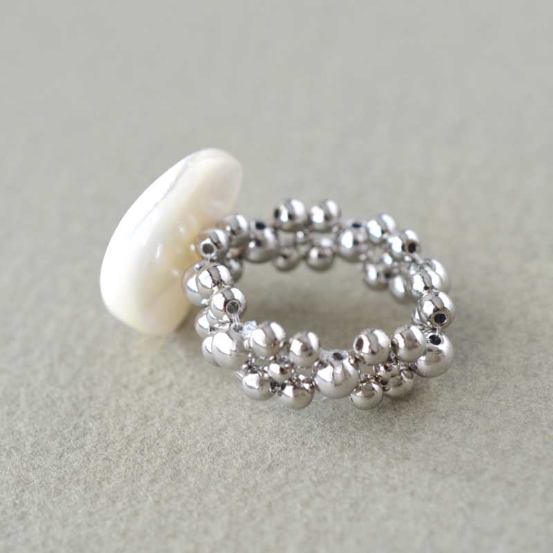 トロカビーズのムーンリング