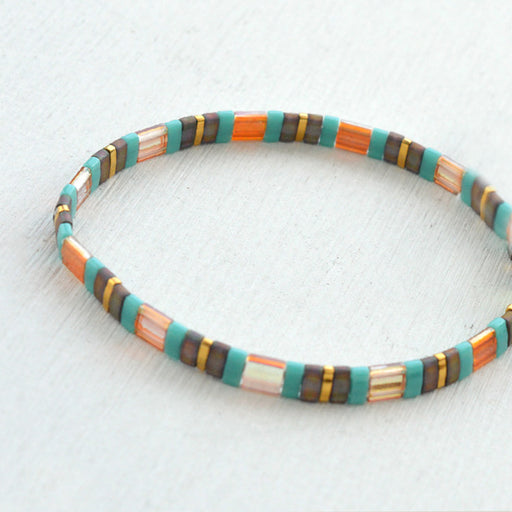 ハンドメイドの材料紹介「「ティラビーズのブレスレット（金具なしタイプ）ターコイズｘオレンジ」の材料」