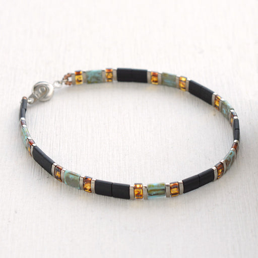 ハンドメイドの材料紹介「「ティラビーズのファインカラーブレス（金具タイプ）黒系」の材料」