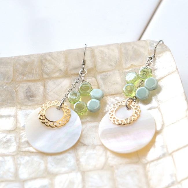 ハンドメイドの材料紹介「「ハニカムビーズのシェルピアス」の材料」