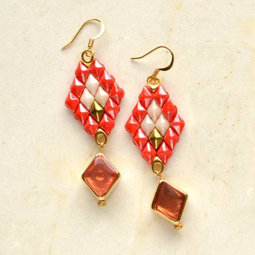 ハンドメイドの材料紹介「「シンバル×ダイヤモンデュオビーズのピアス(コーラル系)」の材料」