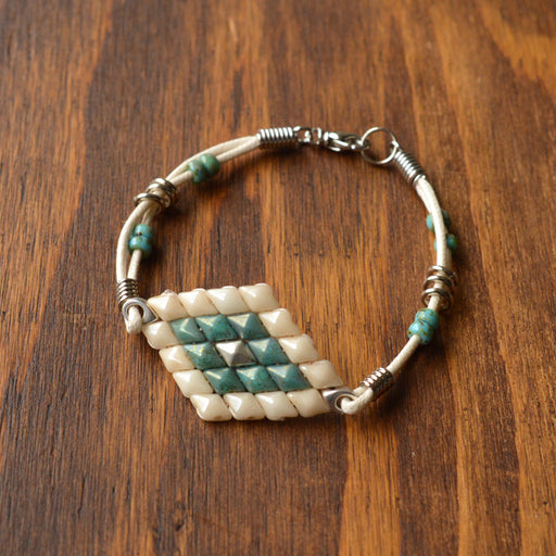 ハンドメイドの材料紹介「「シンバル×ダイヤモンデュオビーズのコードブレス」の材料」