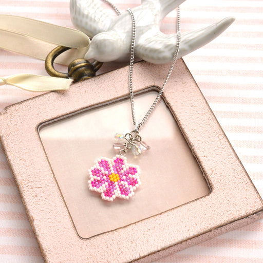 ハンドメイドの材料紹介「「コスモスのペンダント」の材料」