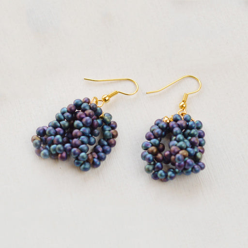 ハンドメイドの材料紹介「「簡単ループのキラキラピアス（ドロップビーズ）」の材料」