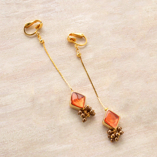 ハンドメイドの材料紹介「「エポビーズのイヤリング（オレンジ系）」の材料」