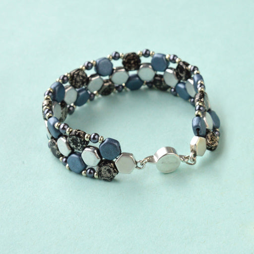 ハンドメイドの材料紹介「「シンバル×ハニカムビーズのブレスレット（黒系）」の材料」