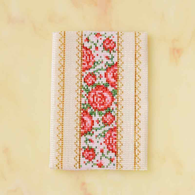 デリカビーズ織りで作るティッシュカバー(ばら)
