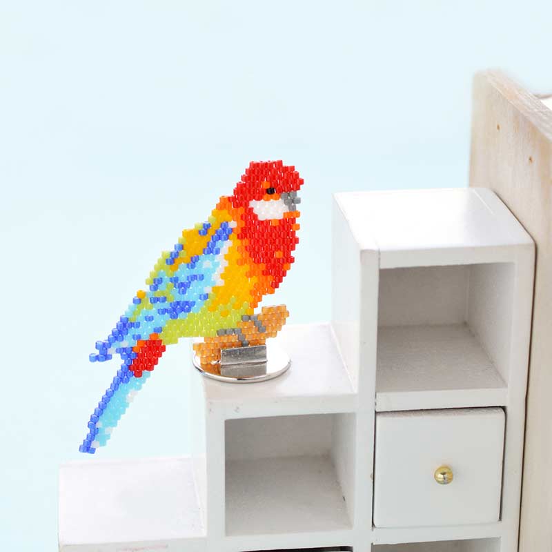シェイプドステッチで作るナナクサインコ