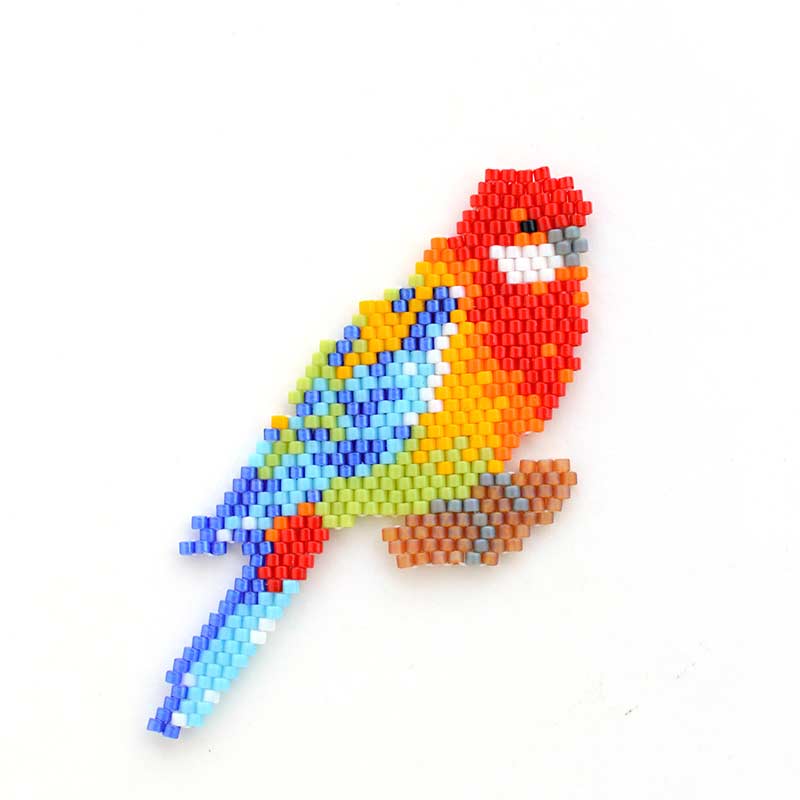 シェイプドステッチで作るナナクサインコ