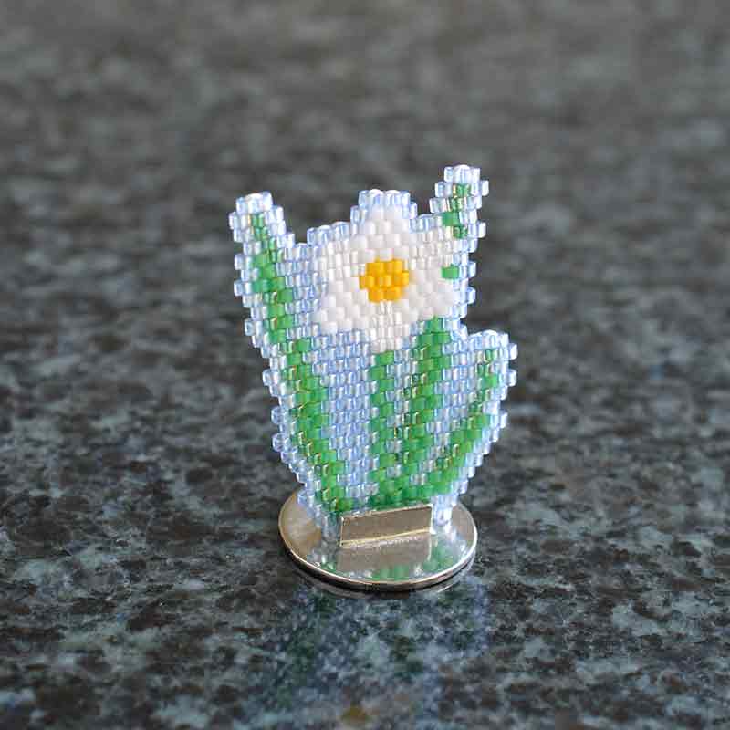 シェイプドステッチで作る水仙