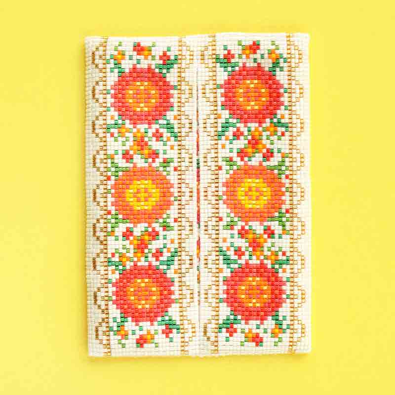 デリカビーズ織りで作るティッシュカバー(ランタナ)