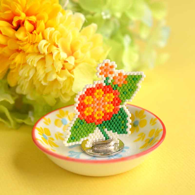 シェイプドステッチで作るランタナ