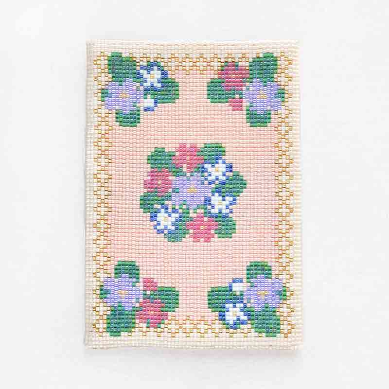 デリカビーズ織りで作るティッシュカバー(セントポーリア)