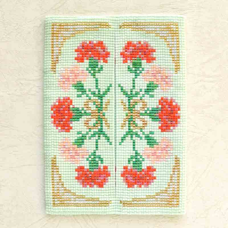 デリカビーズ織りで作るティッシュカバー(カーネーション)