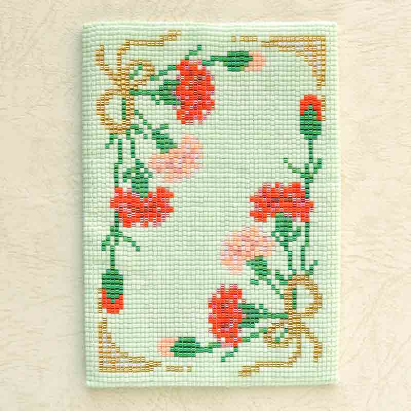 デリカビーズ織りで作るティッシュカバー(カーネーション)