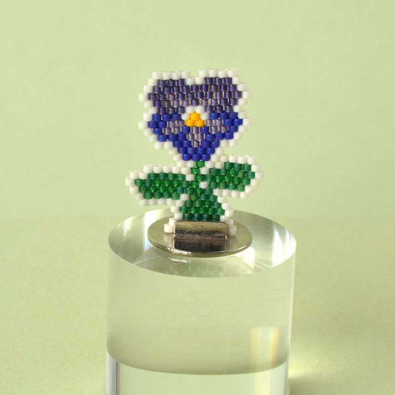 シェイプドステッチで作るパンジー