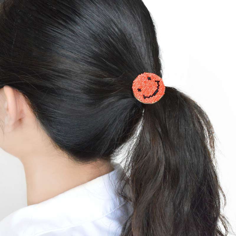 にっこりモチーフのヘアゴム