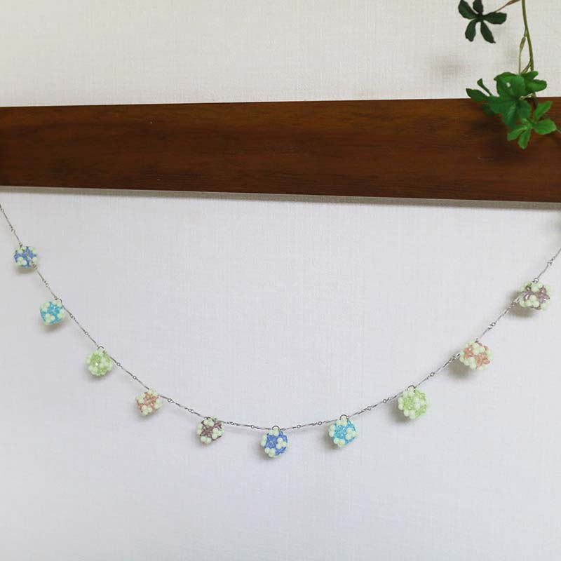 蓄光ビーズ×ファイアポリッシュビーズのガーランド