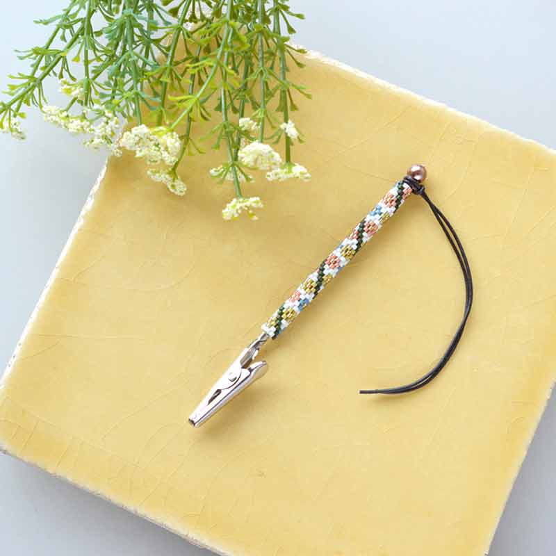 ペヨーテステッチで作るブレスレットヘルパー(フラワー)