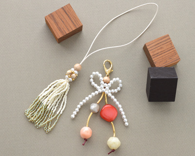 大人のじゃら付けバッグチャーム