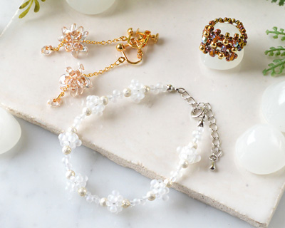 加工別の特徴からみたビーズ選びのヒント～中染め・ツヤ消し・メタリック～