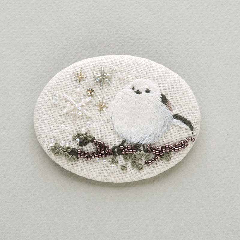 Long-tailed Tit Brooch（ふっくらシマエナガのブローチ）